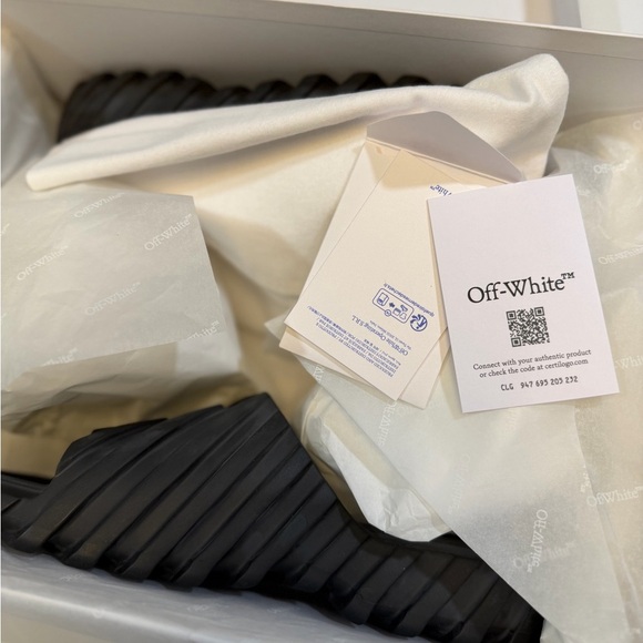 Off-White Black Men's Slide Sandals - Picture 3 of 10